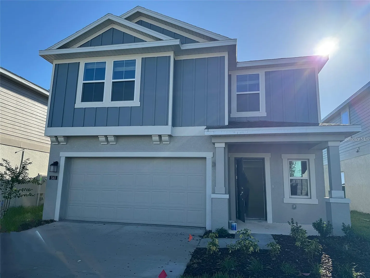 5 bed, 2326 sqft, $2,100 — Photo 1