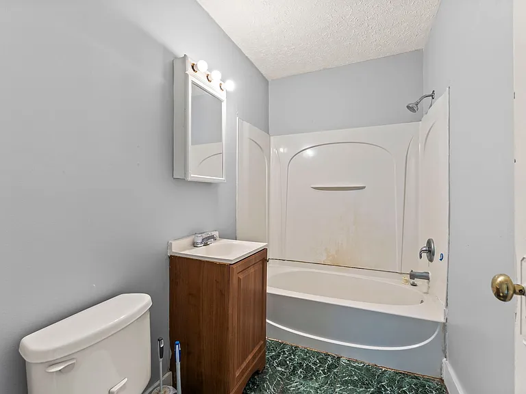 181 W Norman Ave — Photo 8