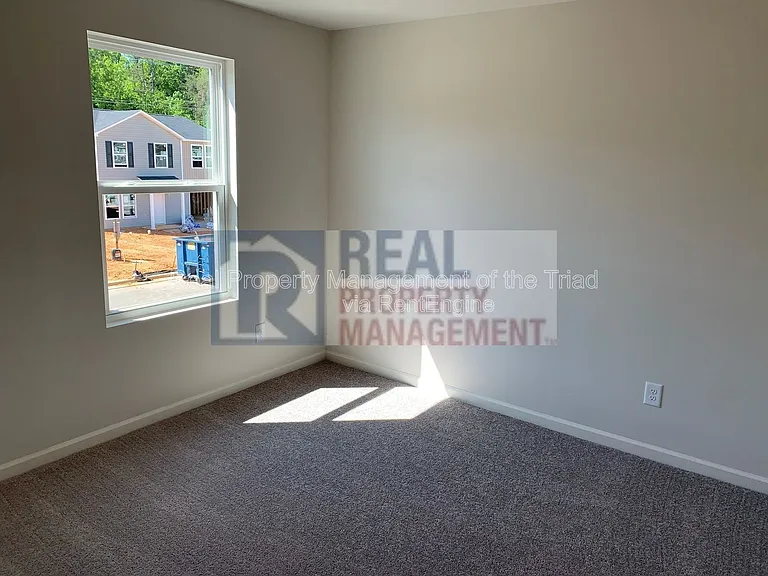 4100 Devonwood Ct — Photo 11