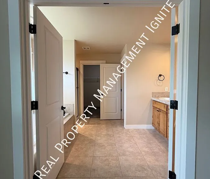 3050 NW 17th St — Photo 15