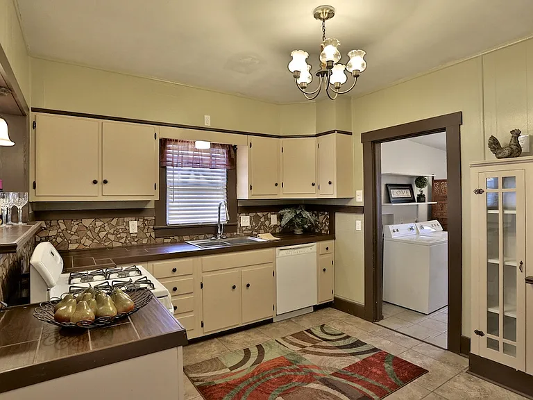 825 Palm St — Photo 10