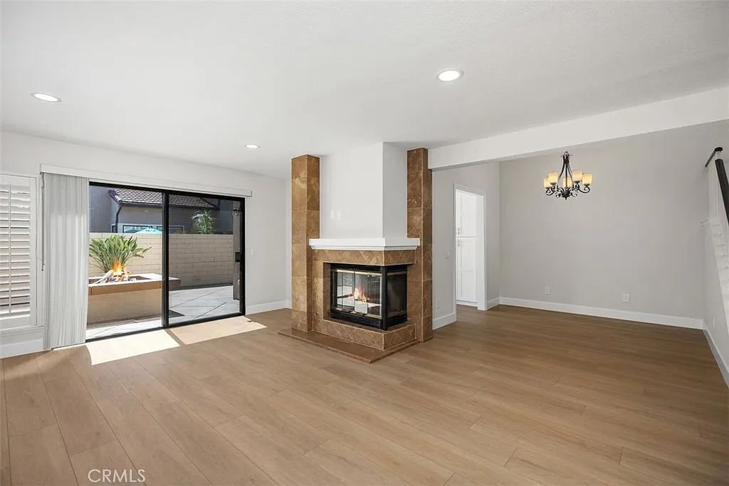 4 bed, 1883 sqft, $4,900 — Photo 3