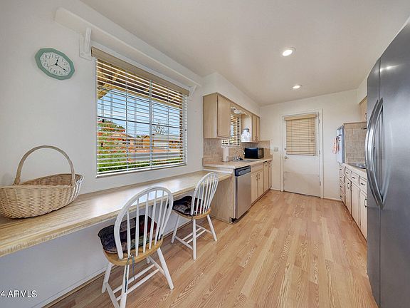 3rd image of 10229 W ANDOVER Avenue