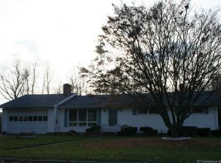 27 Maplewood Ct, Norwich, CT 06360