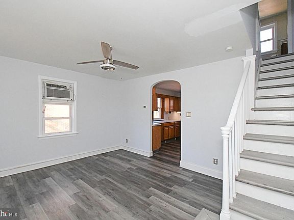 3rd image of 2721 Cowpath Rd