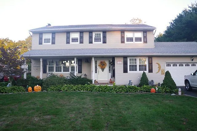 104 Joanna Dr photo 1