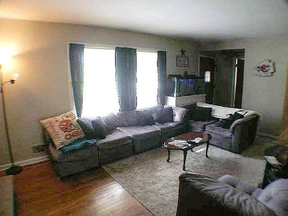 4th image of 9901 Charlotte St