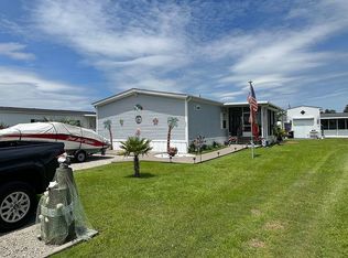 350 Red Barn Rd #557, Newport, NC 28570