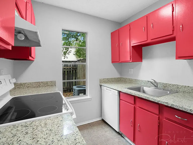 Woodland Trace Apartments — Photo 1