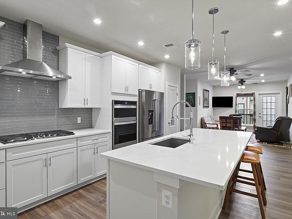 3rd image of 104 Saint Ives Pl Unit 409