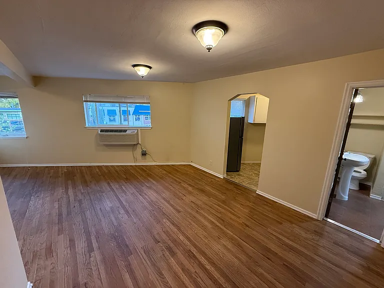 2618 W Fairview Ave #3 — Photo 7