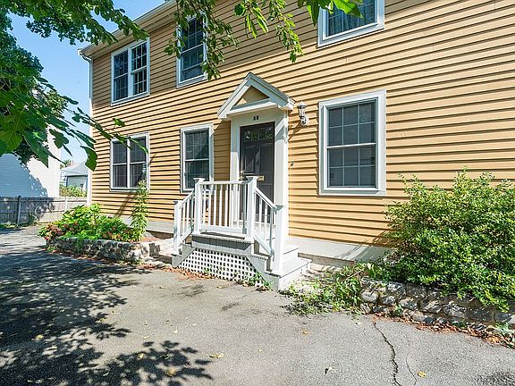 2nd image of 8R Essex St #2