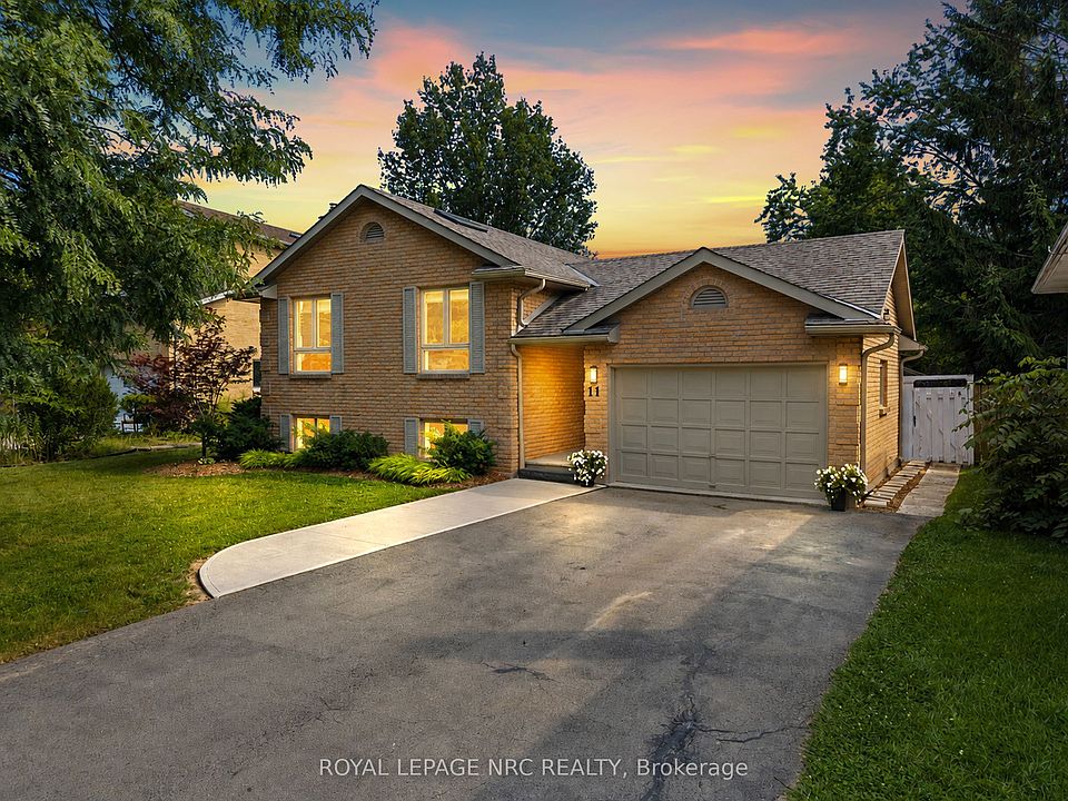 1st image of 11 Village Ct