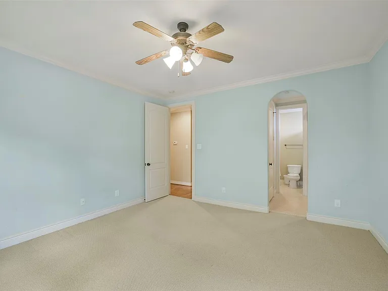 2307 Sheridan St — Photo 39