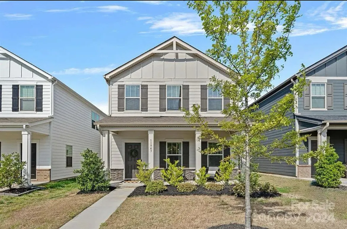 5 bed, 2515 sqft, $2,850 — Photo 3