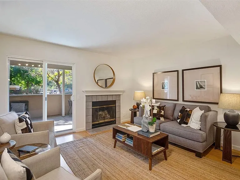 760 Canyon Oaks Dr #D — Photo 7