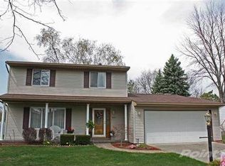 1321 Norfolk Ave, Grand Blanc, MI 48439