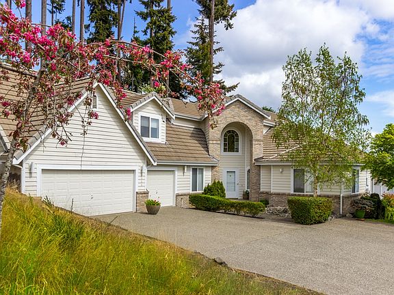 3rd image of 2600 Passage View Ln NE