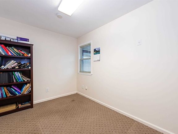 5th image of 100 Jerusalem Ave