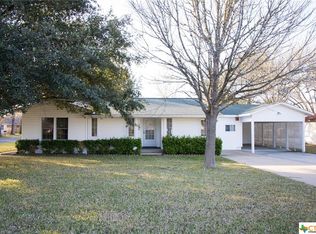 1220 E Hilltop Rd, Shiner, TX 77984