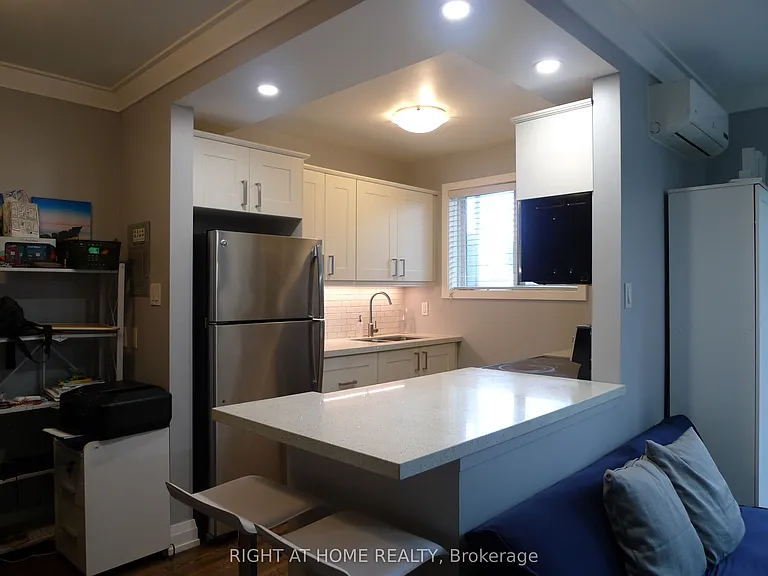 2373 King St E #26 — Photo 6