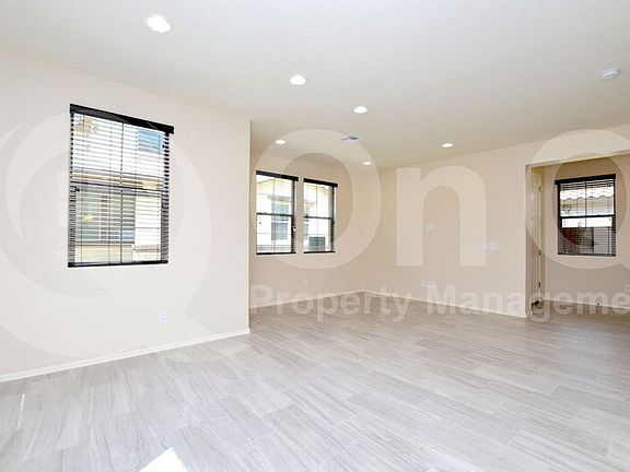 4th image of 312 N Sandal