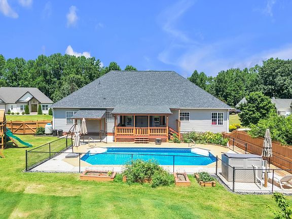 2nd image of 356 Garnet Valley Dr