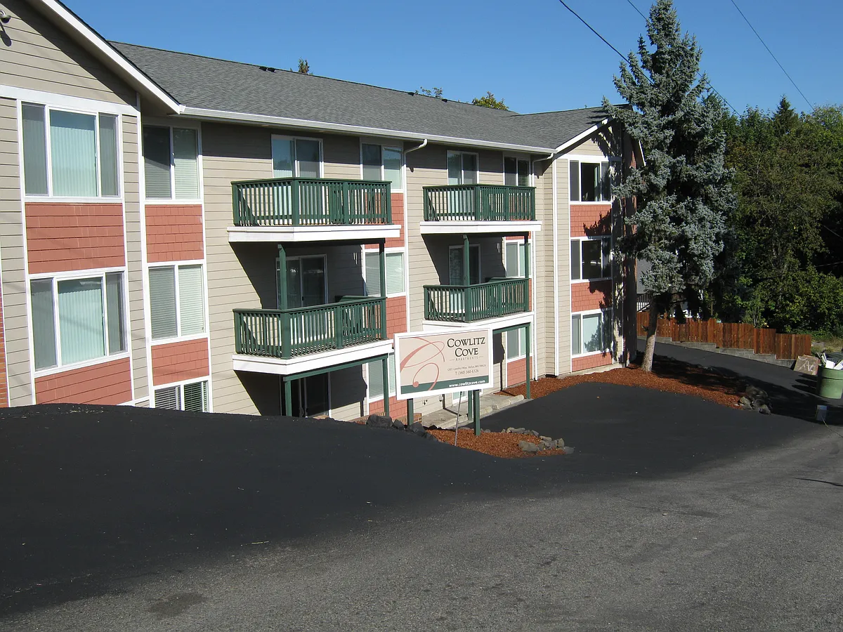 Building Photo - 1203 Cowlitz Way #3
