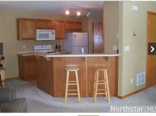 4925 Grenwich Pl N, Oakdale, MN 55128