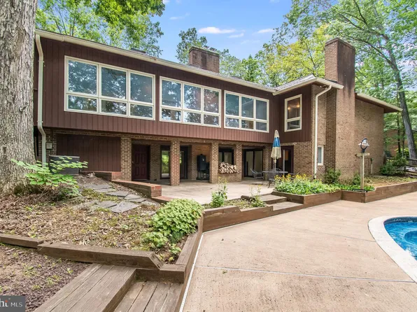 115 Bell Rd, Fredericksburg, VA 22405