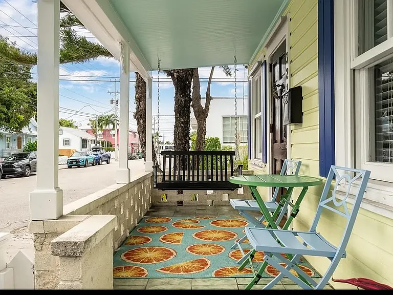 321 Margaret St — Photo 2