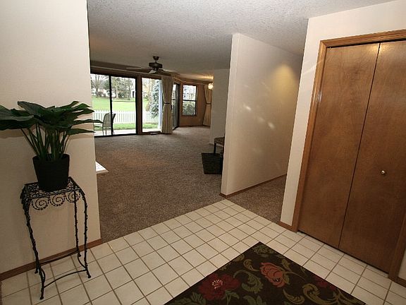 4th image of 3117 SE Balboa Dr