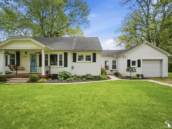 15592 Cedar St, Monroe, MI 48161