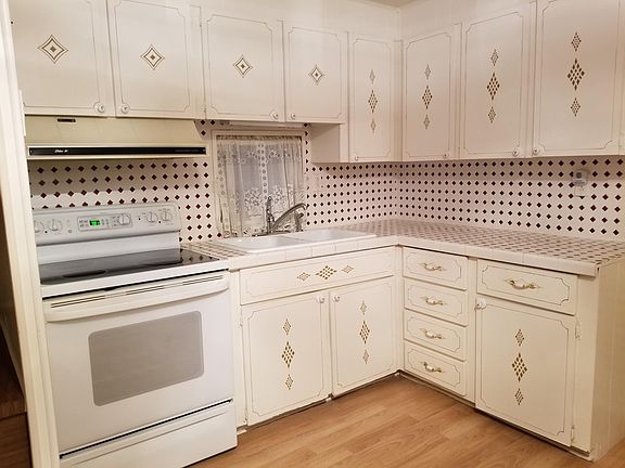 Kitchen; electric stove