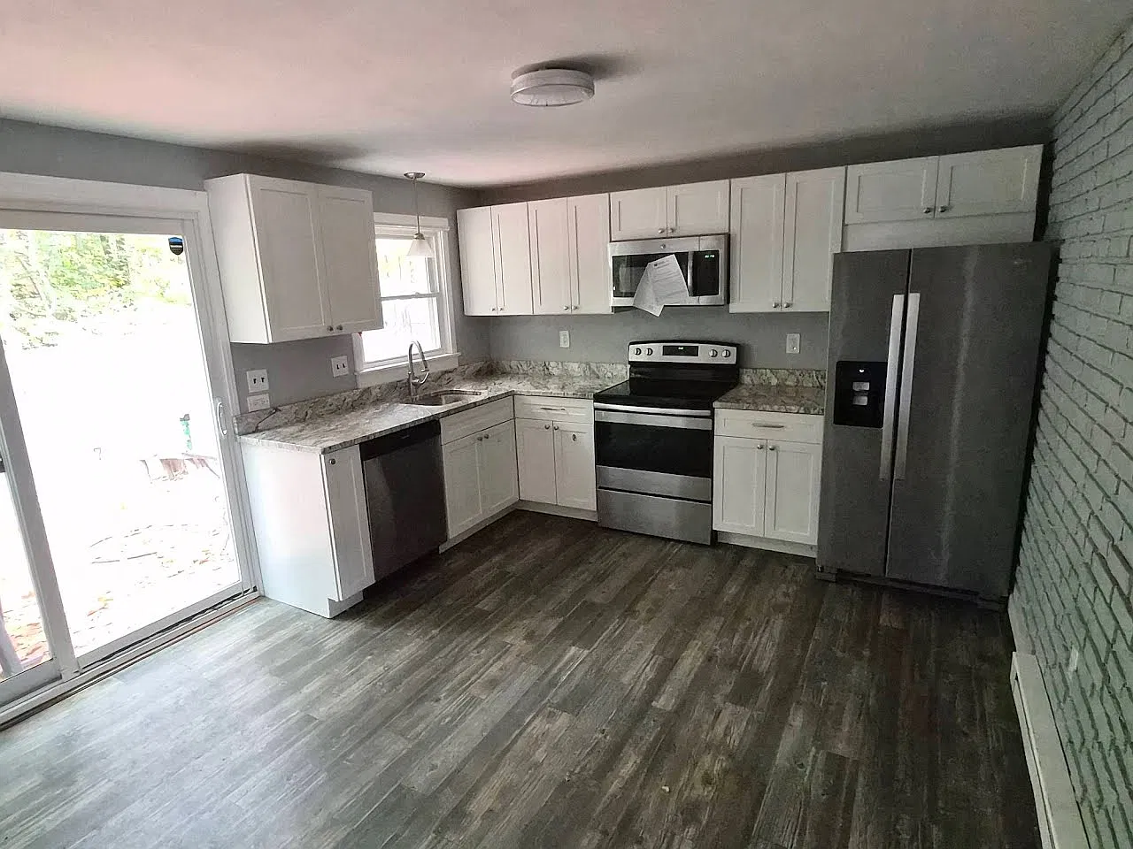 2 bed, 1.5 bath, 1040 sqft, $2,800 — Photo 2