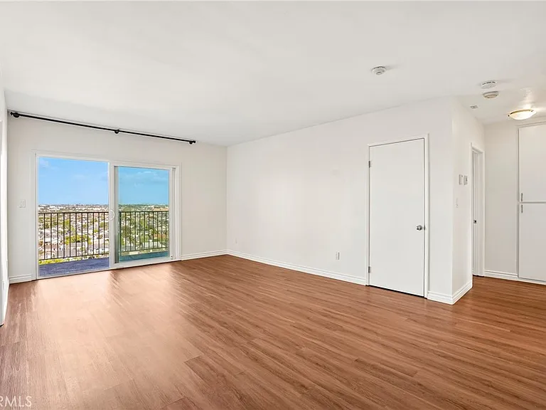 1108 Camino Real #510 — Photo 2