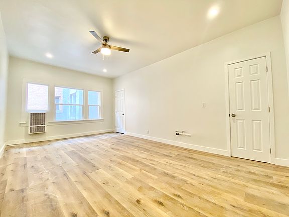 3rd image of 727 S Mariposa Ave #103.5