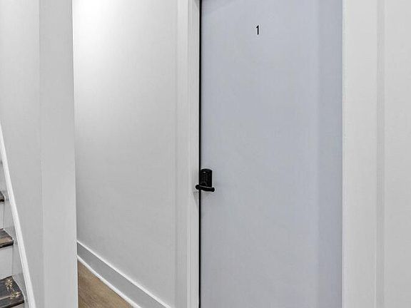 4th image of 2816 W Oxford St #2