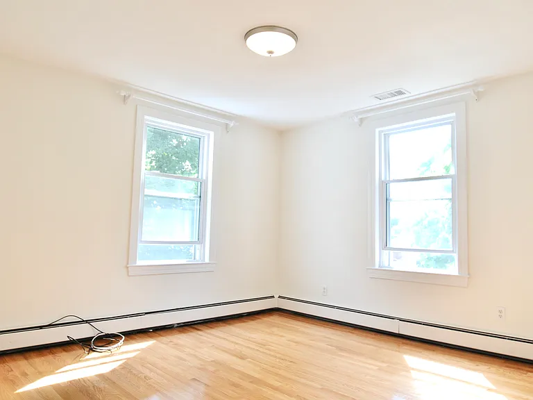 120 Farwell St #2 — Photo 16