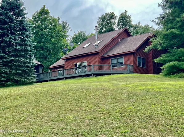 17 Mirror Lake Way, Whitehall, NY 12837