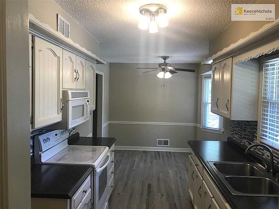 2nd image of 511 Mark Ln