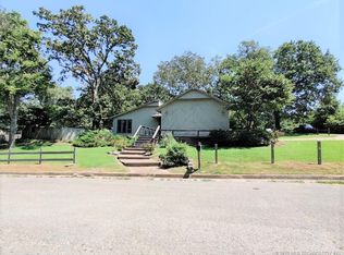 1904 N Oklahoma Ave, Tahlequah, OK 74464