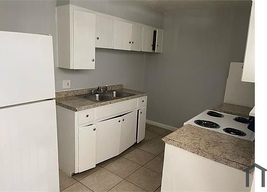 1st image of 2030 Sunrise Ave #6