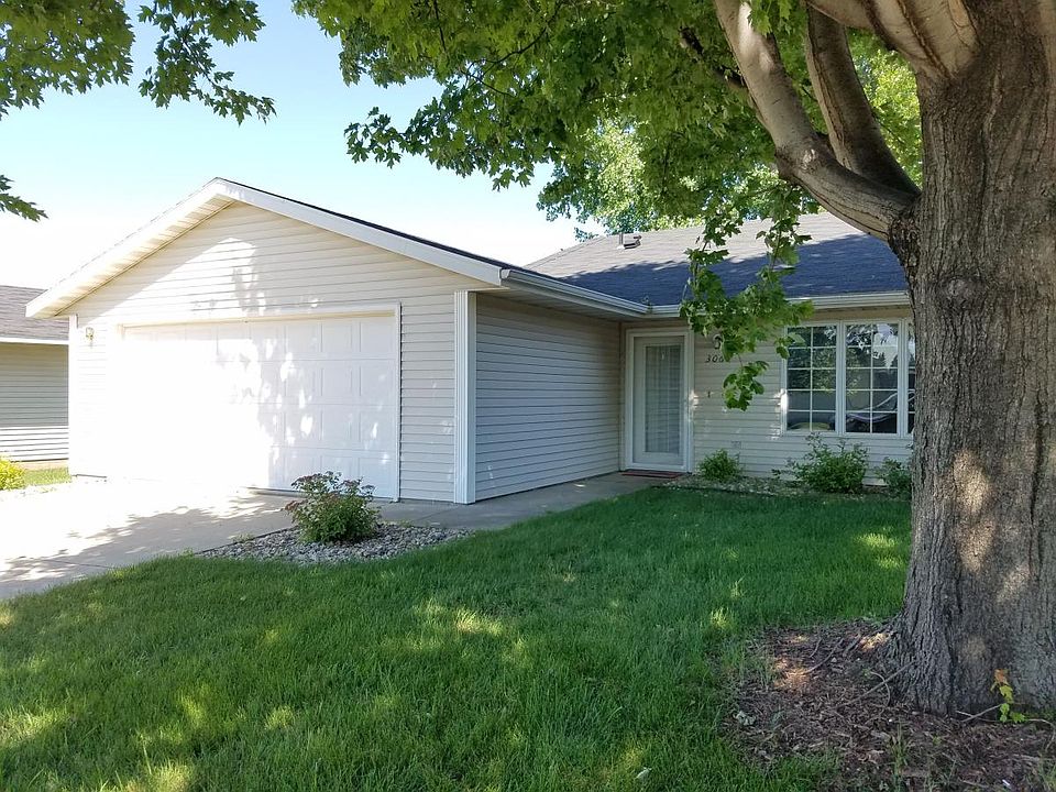 Front of townhome