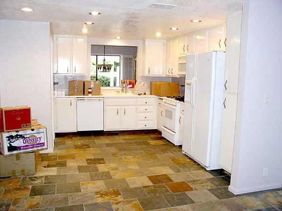 Kitchen October 2011_01302023