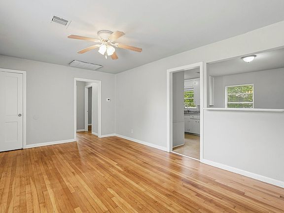 3rd image of 5530 Shamrock St