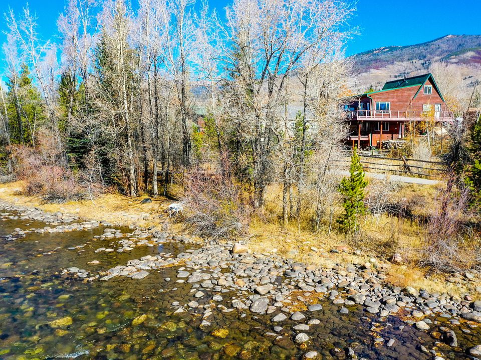 Pivet access to fishing, bike trail, walking trail, Or just relax by the river