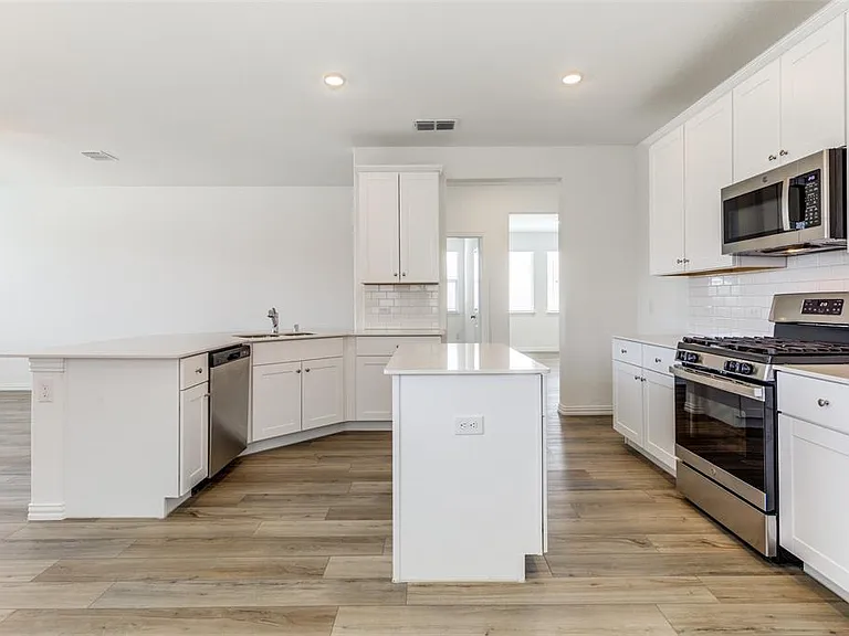 1213 Blue Spring Dr — Photo 4