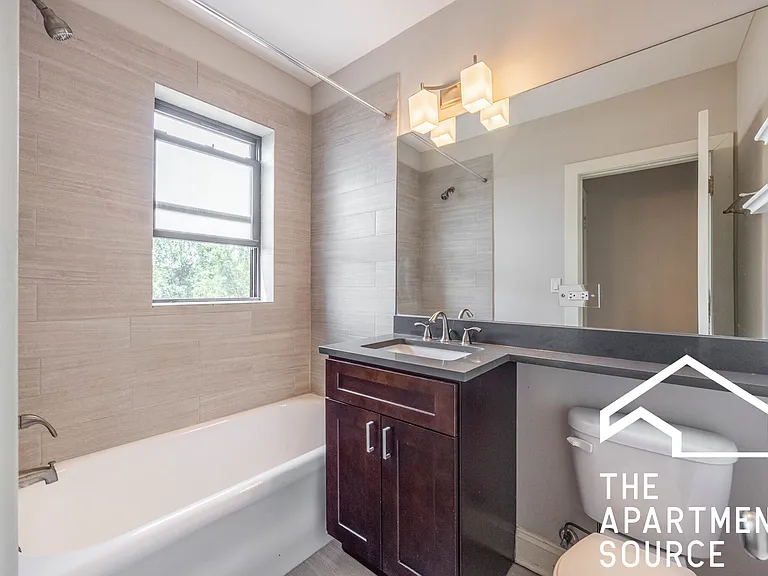 2341 N Rockwell St #2 — Photo 4