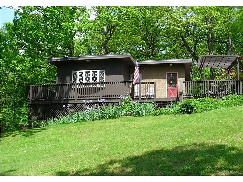 191 Main Ave photo 1